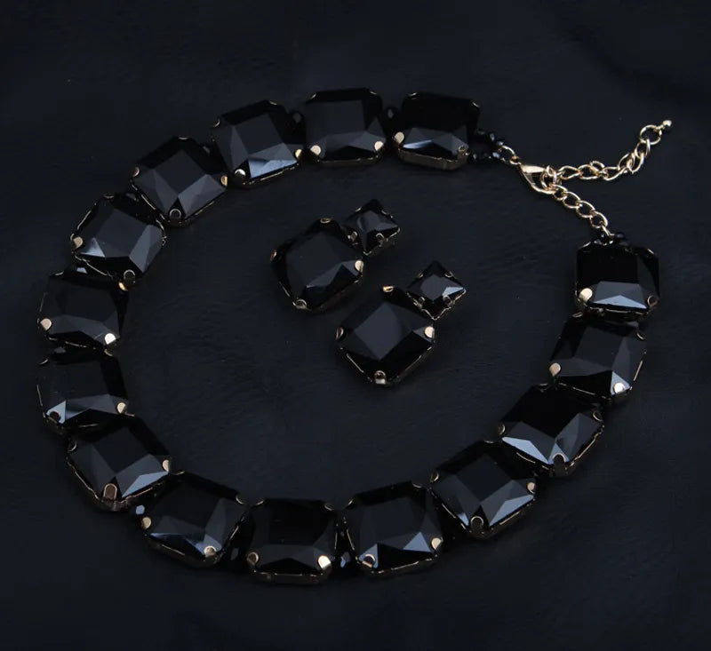 SET COLLAR Y ARETES CHENOA